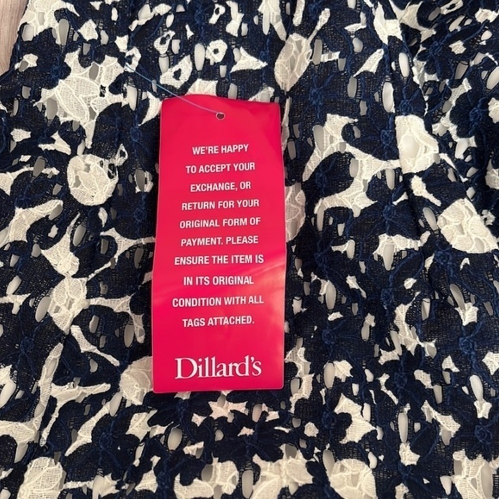 NWT Trina by Trina Turk Ruffle Sleeve Lace Dress 6​ - Picture 8 of 10
